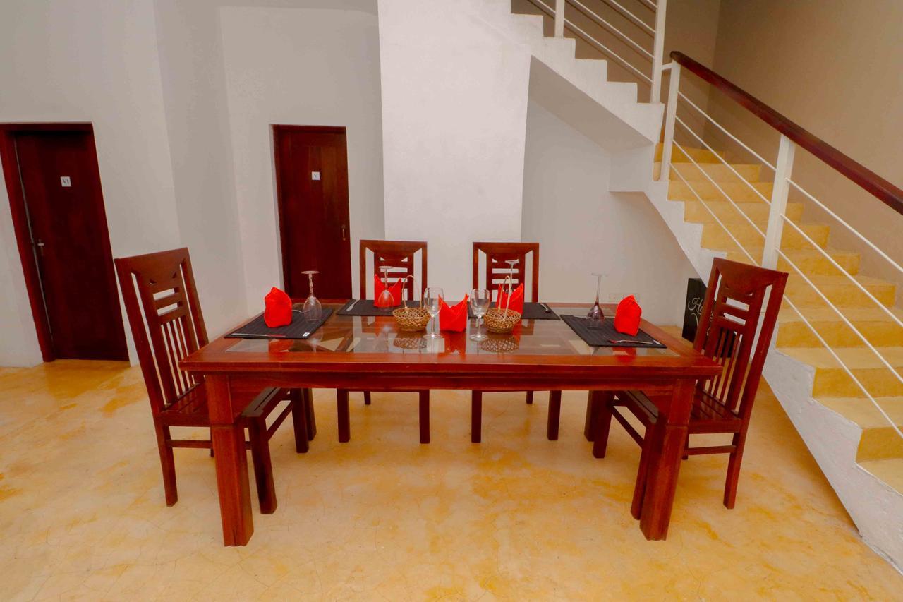 Like Mike Tourist Guest House & Restaurant Νεγκόμπο Εξωτερικό φωτογραφία