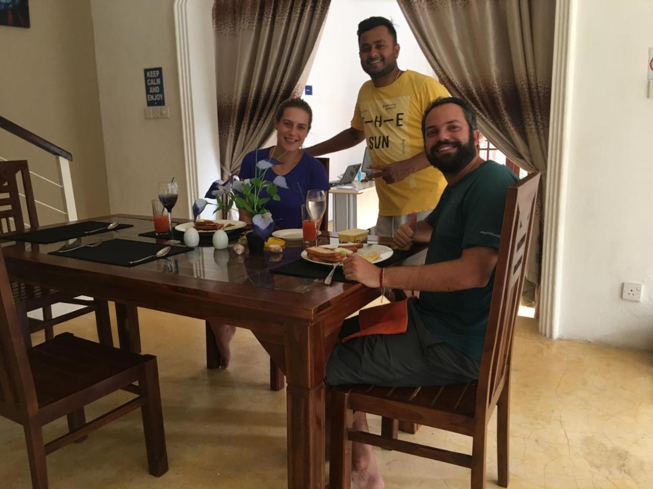 Like Mike Tourist Guest House & Restaurant Νεγκόμπο Εξωτερικό φωτογραφία
