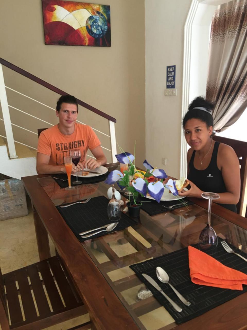 Like Mike Tourist Guest House & Restaurant Νεγκόμπο Εξωτερικό φωτογραφία