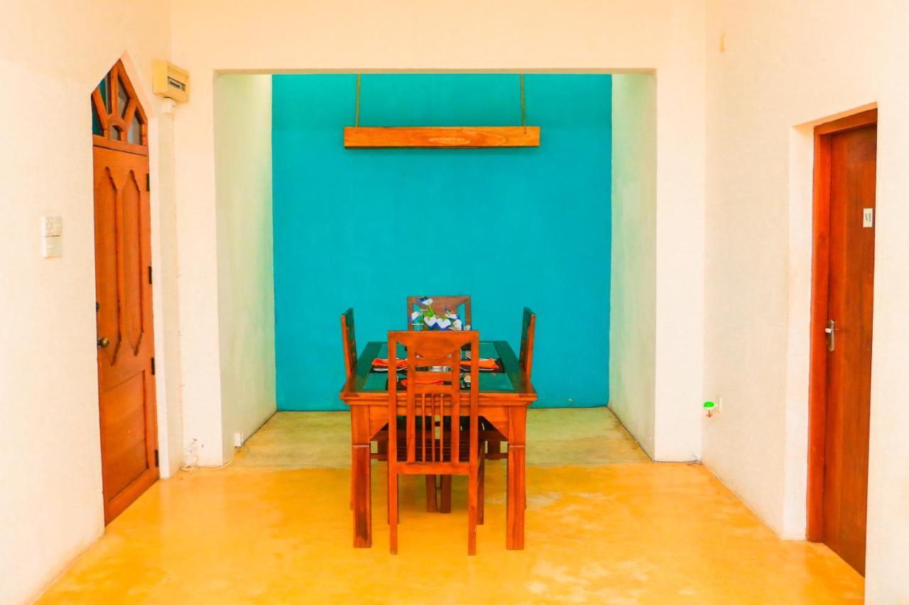 Like Mike Tourist Guest House & Restaurant Νεγκόμπο Εξωτερικό φωτογραφία